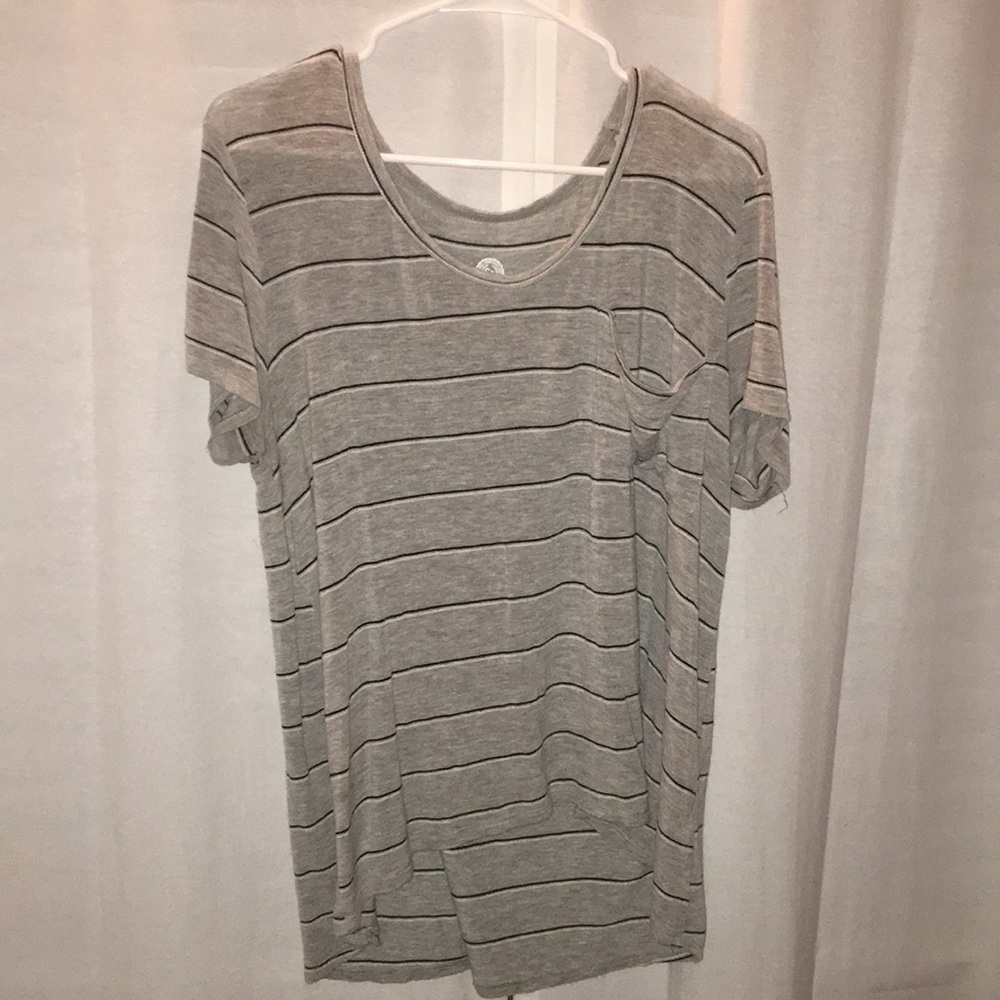 loose fitting t-shirt